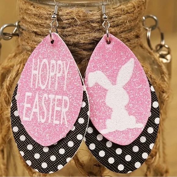 Double Leaf Shape Cute Rabbit HOPPY EASTER Print Dangle Earrings Cute - Picture 1 of 1